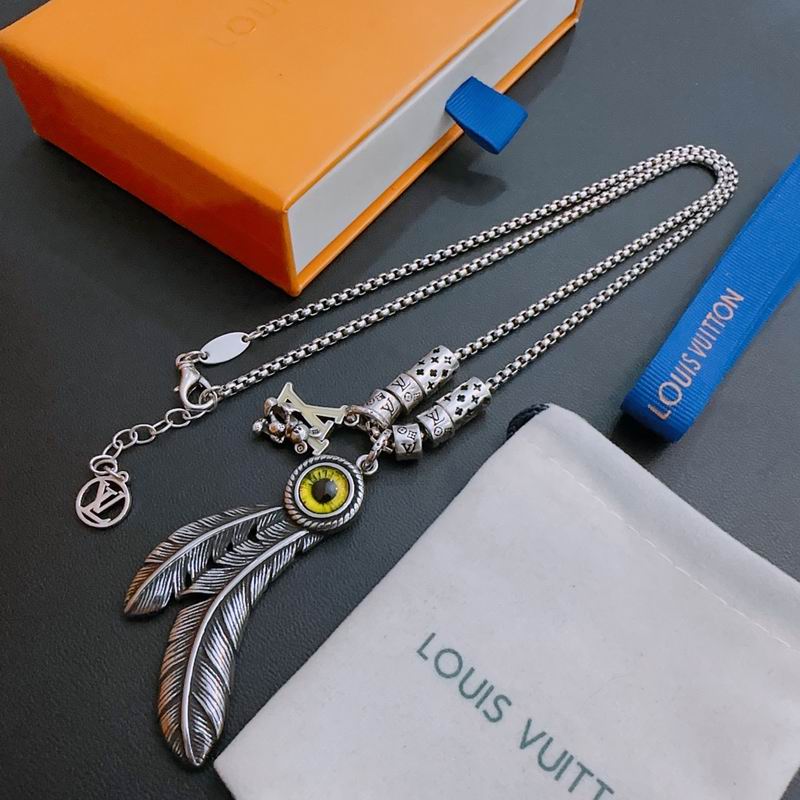 LV Necklace 03lyr242